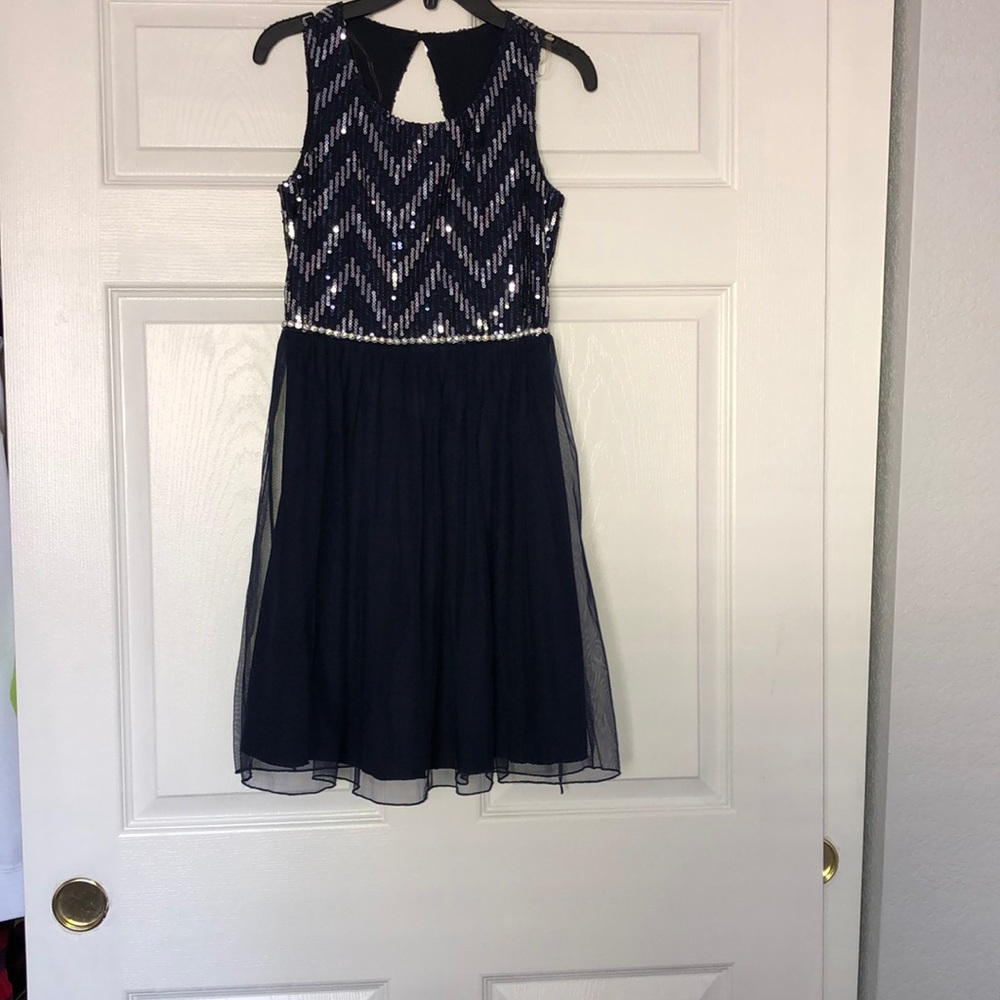 Dress - Picture 4 of 4